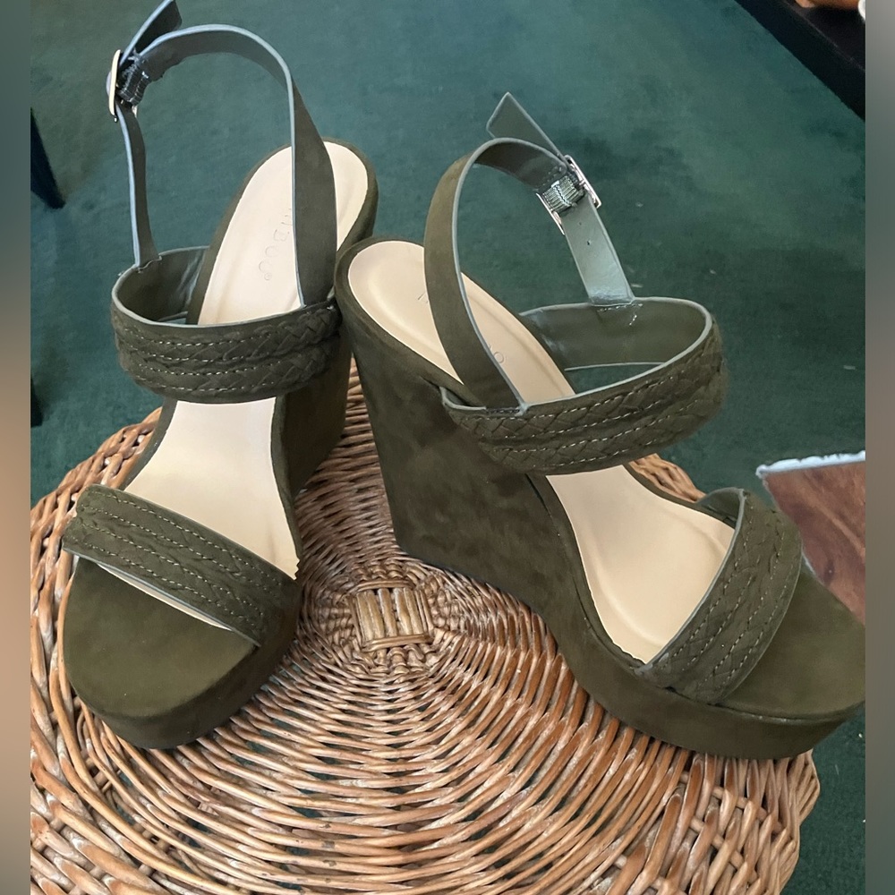 Bamboo Green Wedge Shoe